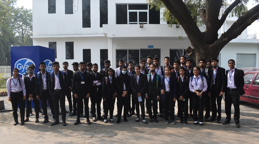 gyan dairy visit by technoites